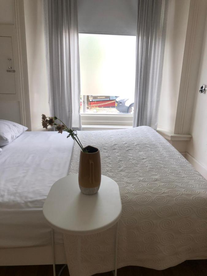Guesthouse Uit De Kunst Leeuwarden Buitenkant foto